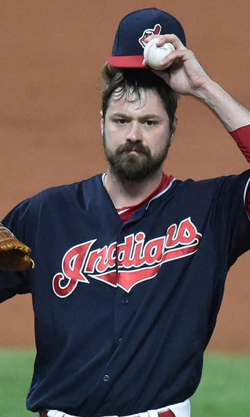 Hernandez hits home run off Miller, Dodgers beat Indians 6-4